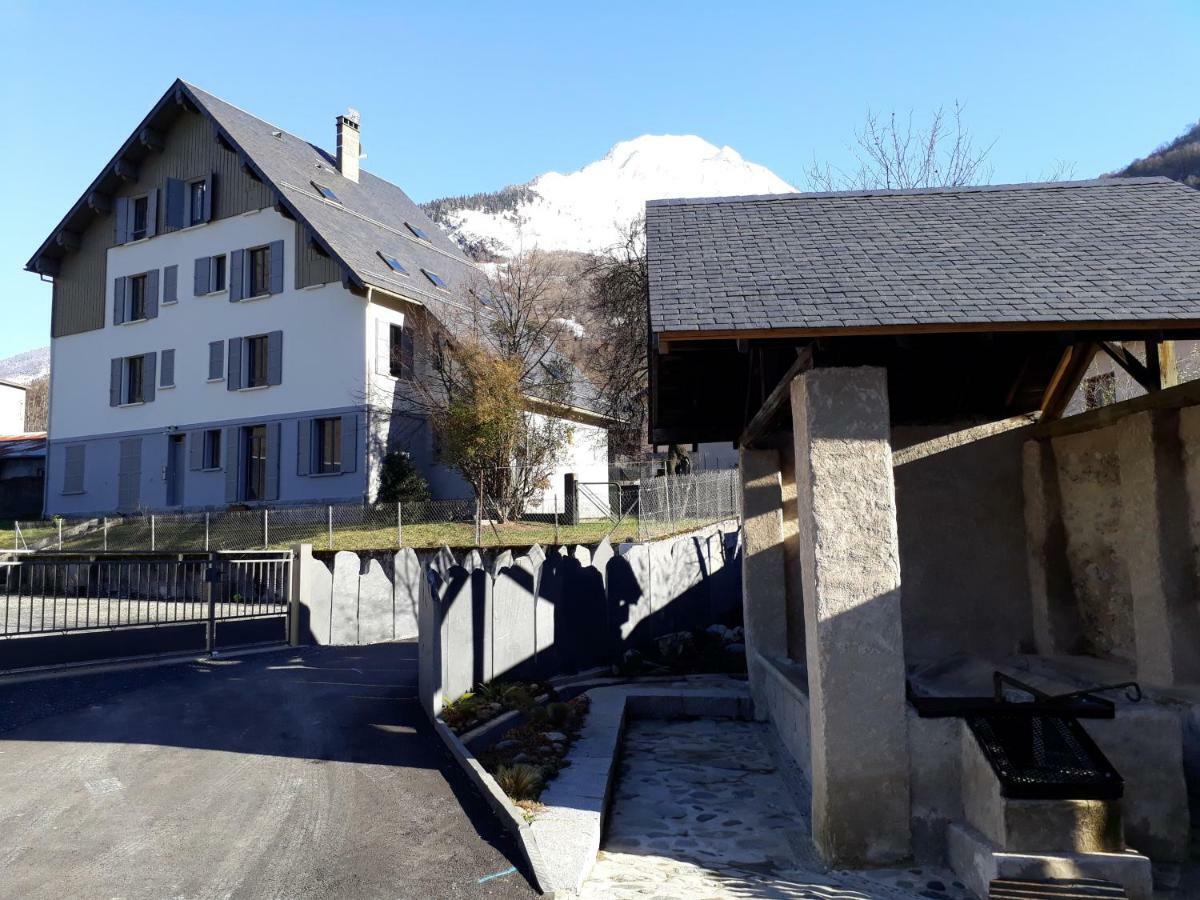 Chalet Du Doumet - Appart Luz Centre - Parking Et Garage Individuel Ferme - Draps Et Serviettes Inclus 吕兹-圣索沃尔 外观 照片